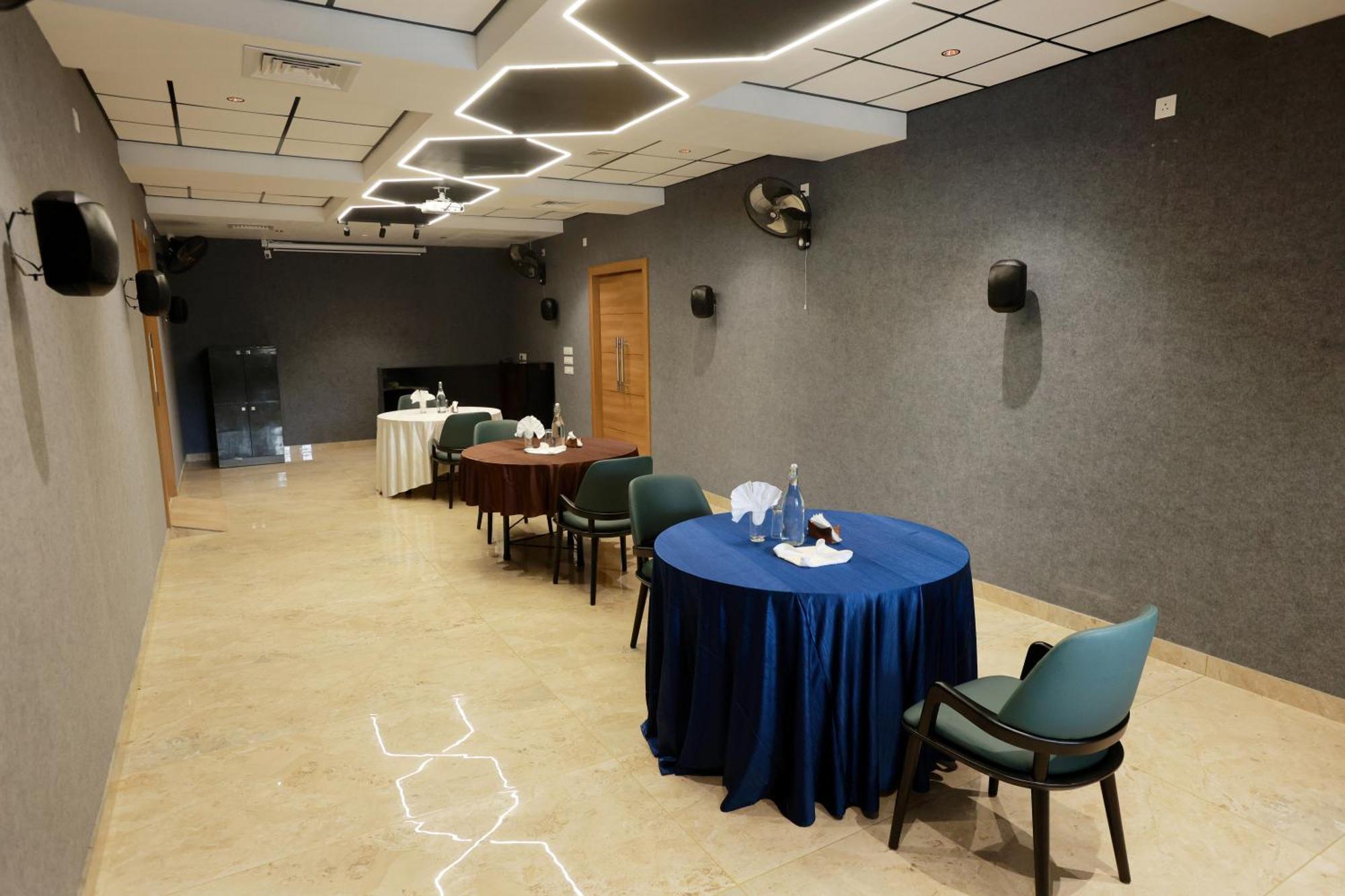 ホテル Cmk Habitat Centre Kochi エクステリア 写真