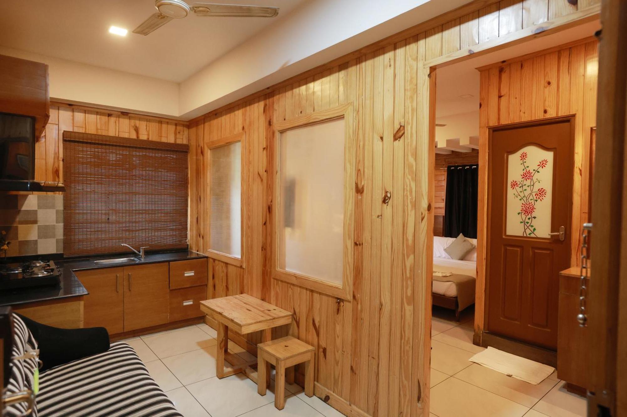 ホテル Cmk Habitat Centre Kochi エクステリア 写真