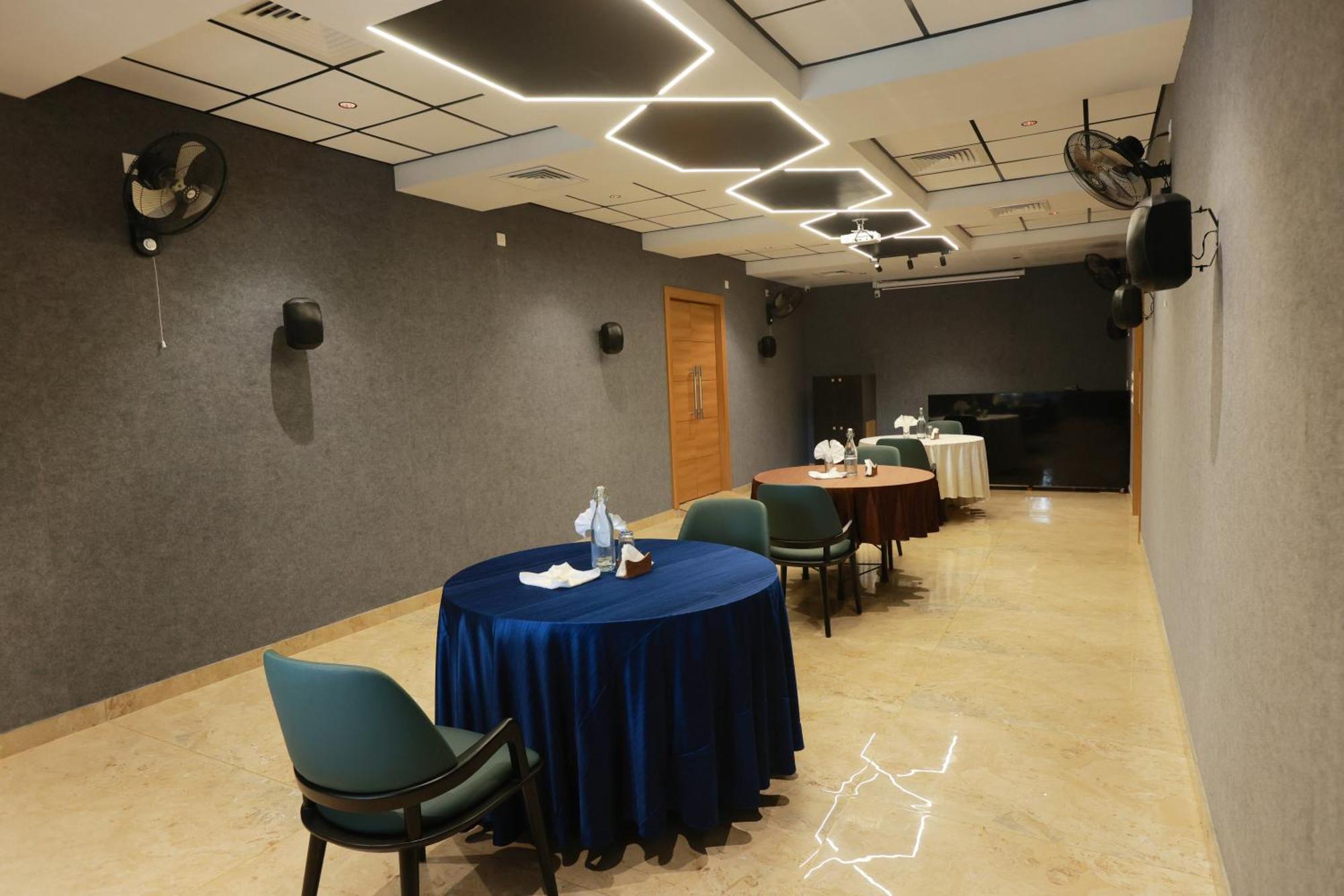 ホテル Cmk Habitat Centre Kochi エクステリア 写真