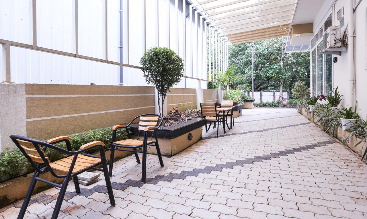 ホテル Cmk Habitat Centre Kochi エクステリア 写真